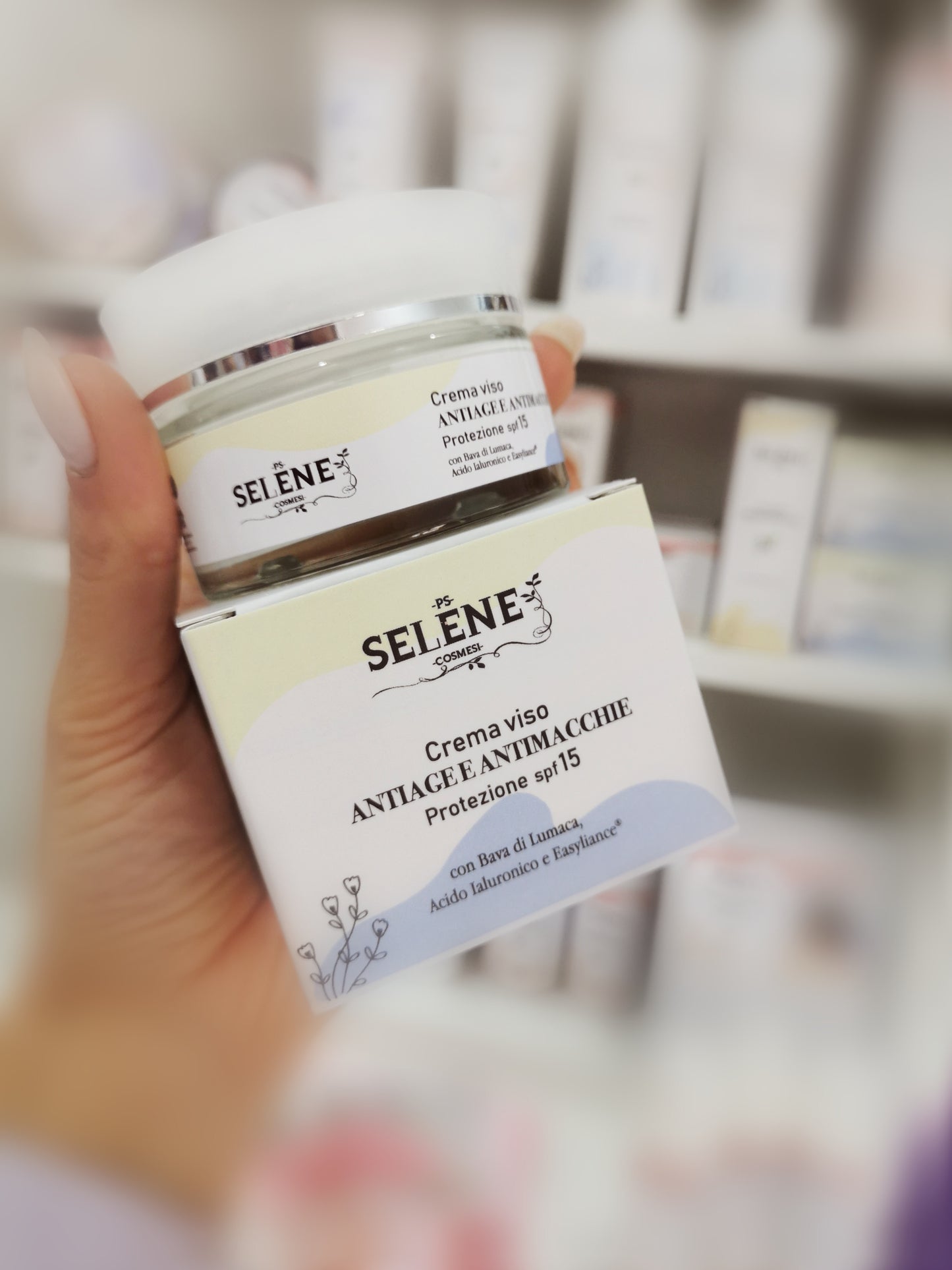 Crema Viso Antiage e Antimacchie protezione SPF15